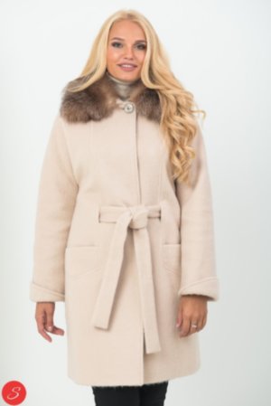 Зимнее пальто с мехом. Granis. 120 Зимнее пальто укороченное с натуральным мехом на воротнике 