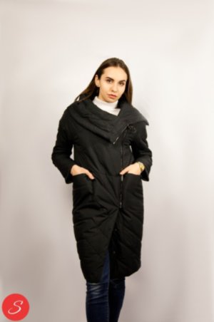 Демисезонная куртка удлиненная черная. Tongoi M1910 Куртка oversize, демисезонная, тонкий утеплитель черного цвета