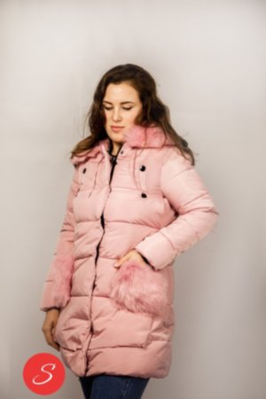 Куртка розовая мех на корманах. Yigu 618 Куртка розового цвета средней длины. На карманах мех